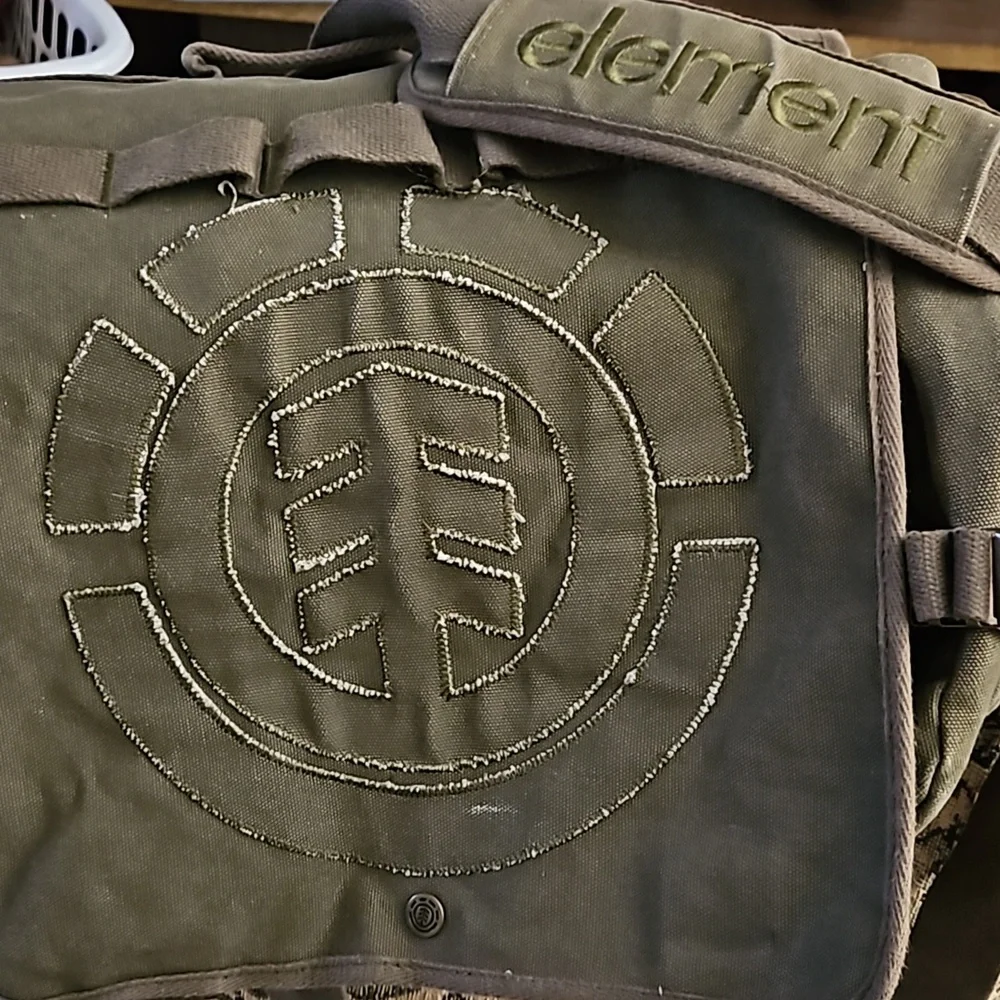 Element Vintage Messenger Bag, olive green, great condition - Picture 1 of 10